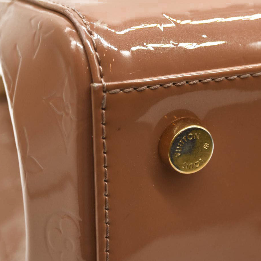 LOUIS VUITTON Vernis Brea MM Beige Poudre