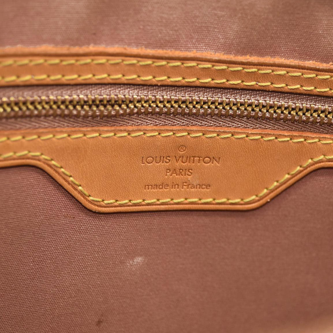 LOUIS VUITTON Vernis Brea MM Beige Poudre