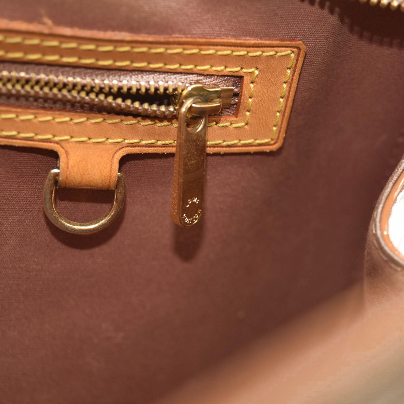 LOUIS VUITTON Vernis Brea MM Beige Poudre