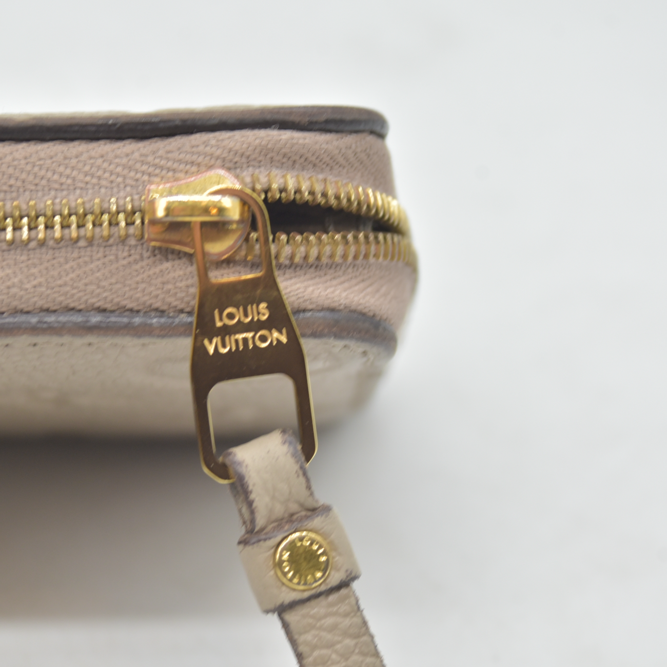 $760 RFID Louis Vuitton Monogram Empreinte Zippy Coin Case Beige