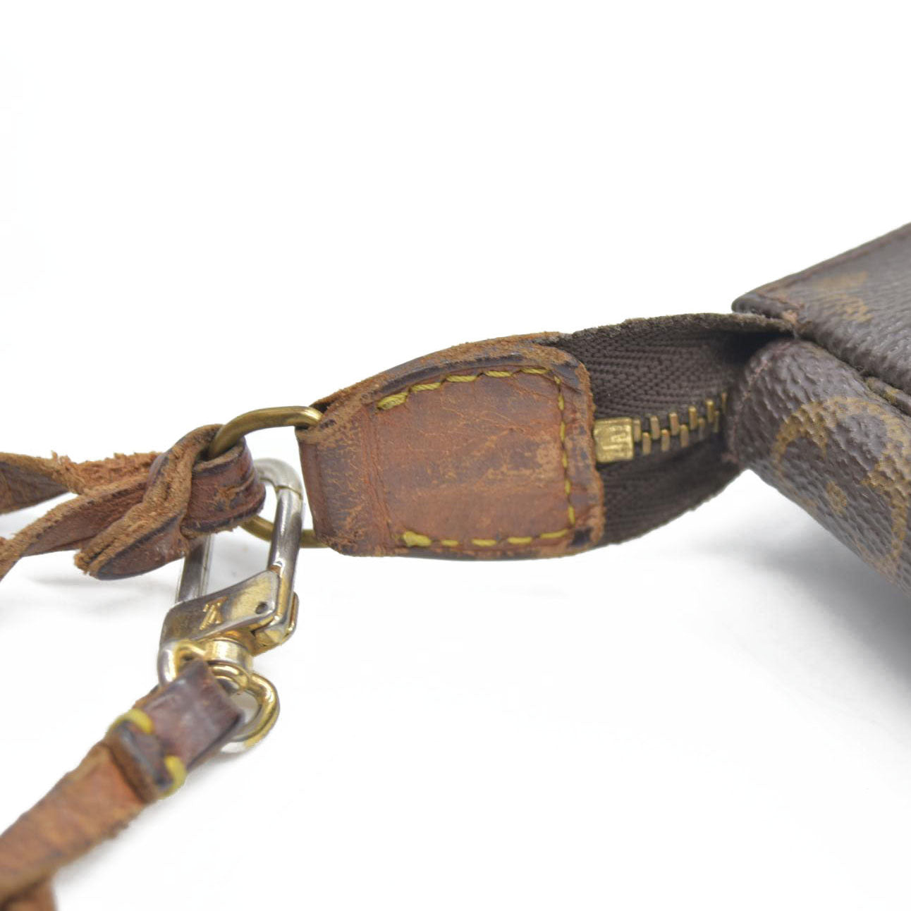 $1660 Louis Vuitton Monogram Pochette Accessories Pouch Bag  AR1907