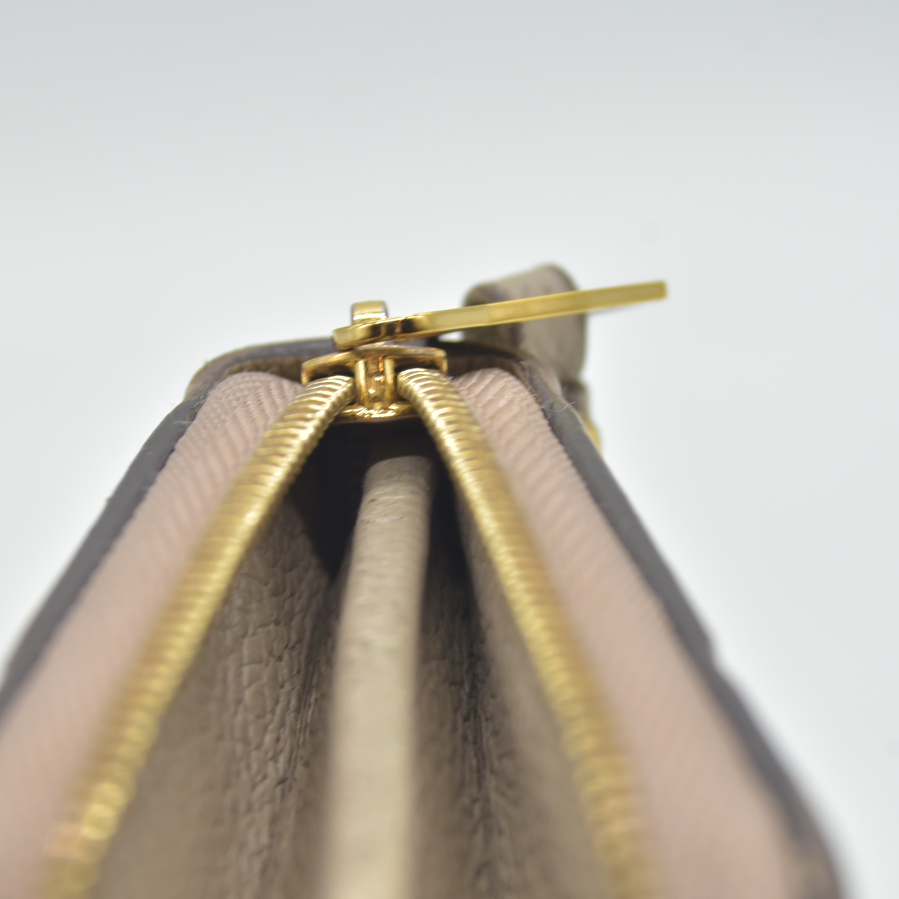 $760 RFID Louis Vuitton Monogram Empreinte Zippy Coin Case Beige