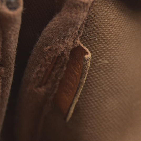 $1660 Louis Vuitton Monogram Pochette Accessories Pouch Bag  AR1907