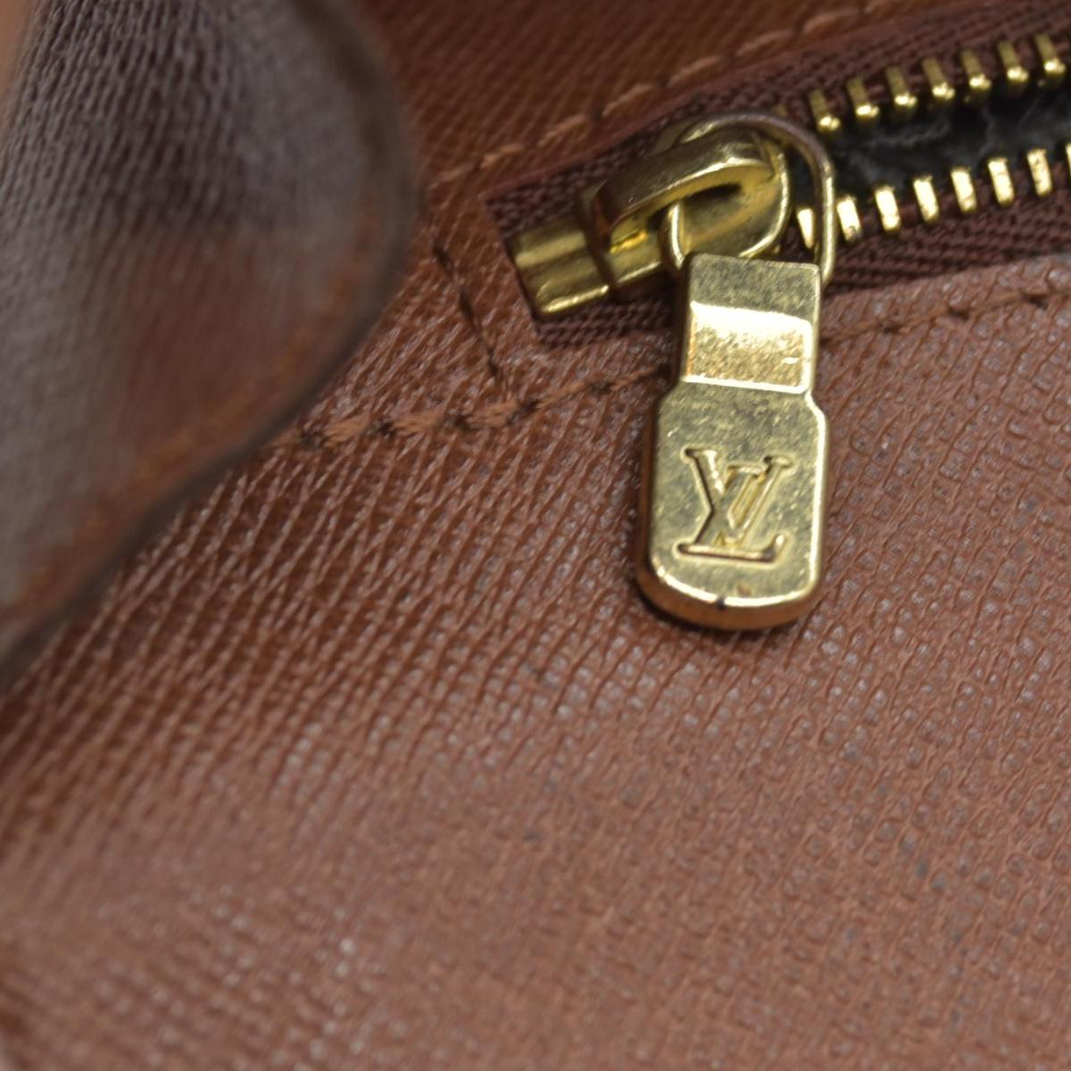 $795 2002 Louis Vuitton Monogram Pochette Bordeaux Clutch