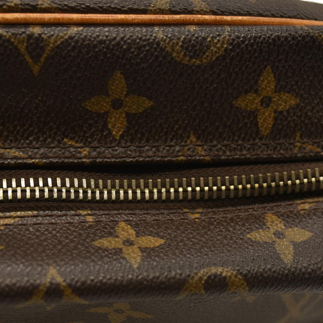 Louis Vuitton  Monogram Toiletry Bag 25 MB0077