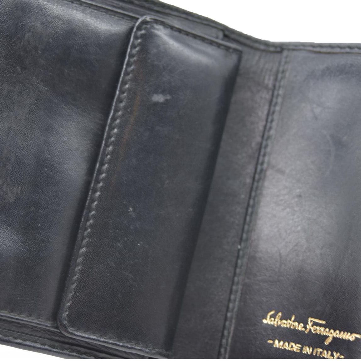 $450 Salvatore Ferragamo Vara Leather Bifold Wallet Black