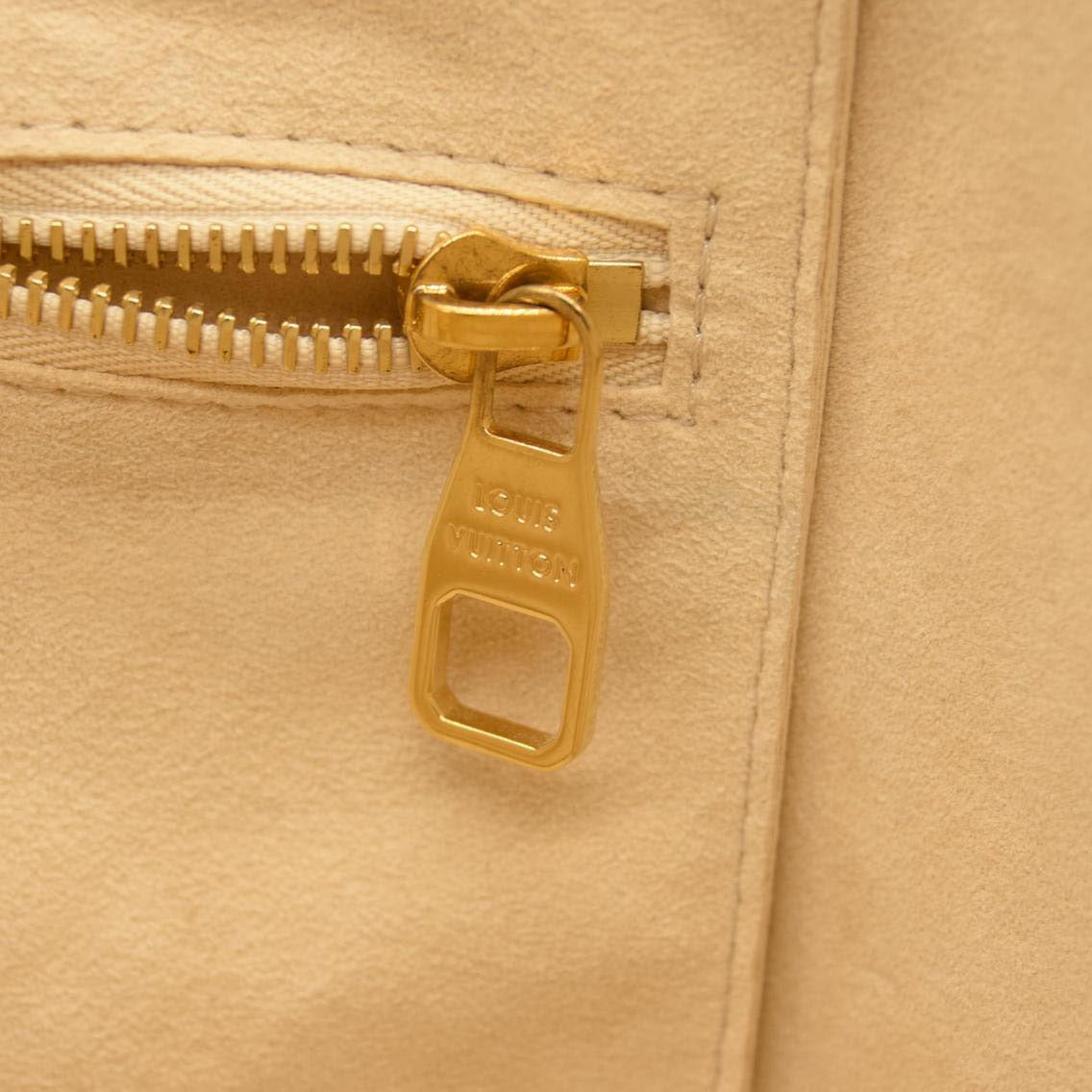 LOUIS VUITTON Empreinte Monogram Giant Neverfull MM Cream