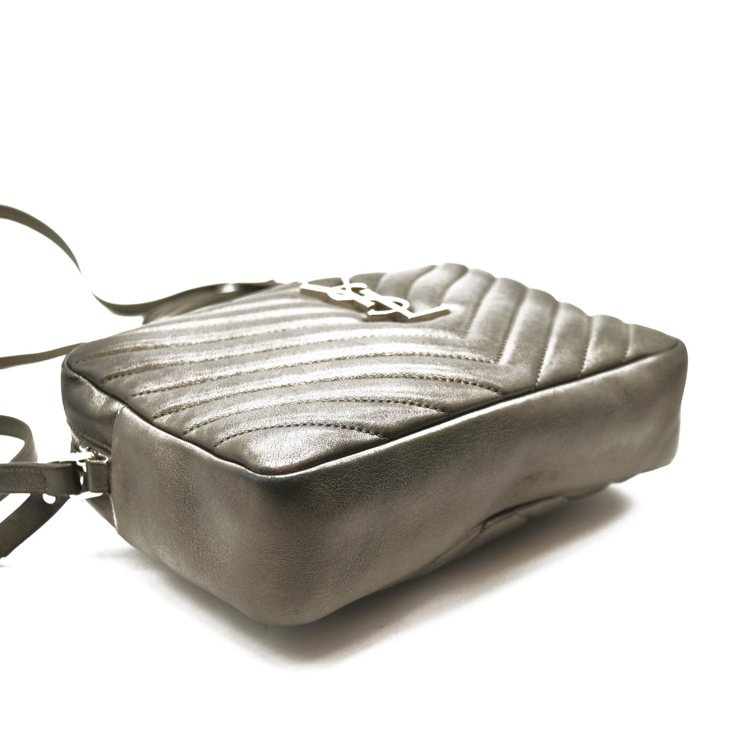 SAINT LAURENT Metallic Calfskin Matelasse Monogram Lou Camera Bag Silver
