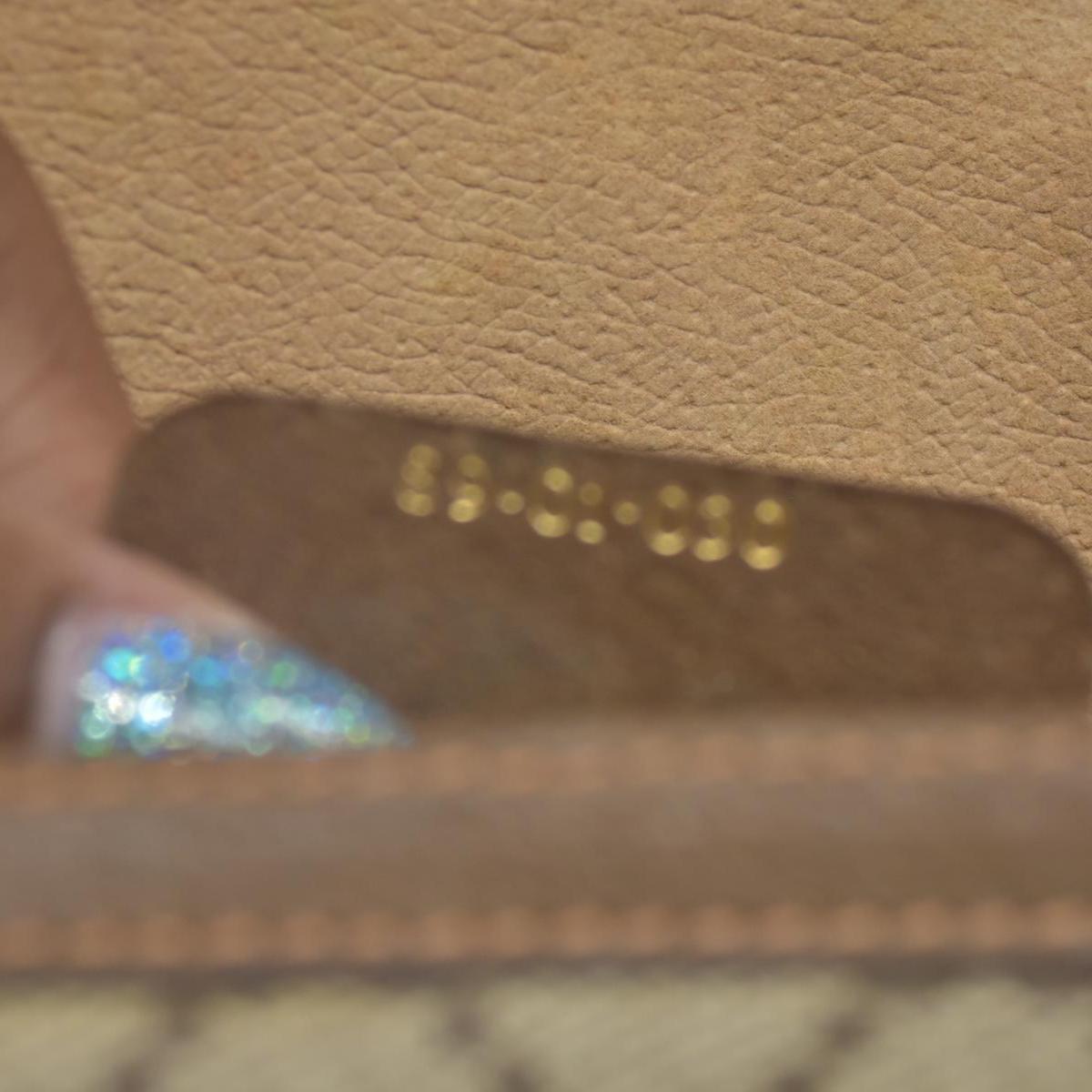 $990 Gucci Vintage GG Supreme Clutch CONSIGNMENT