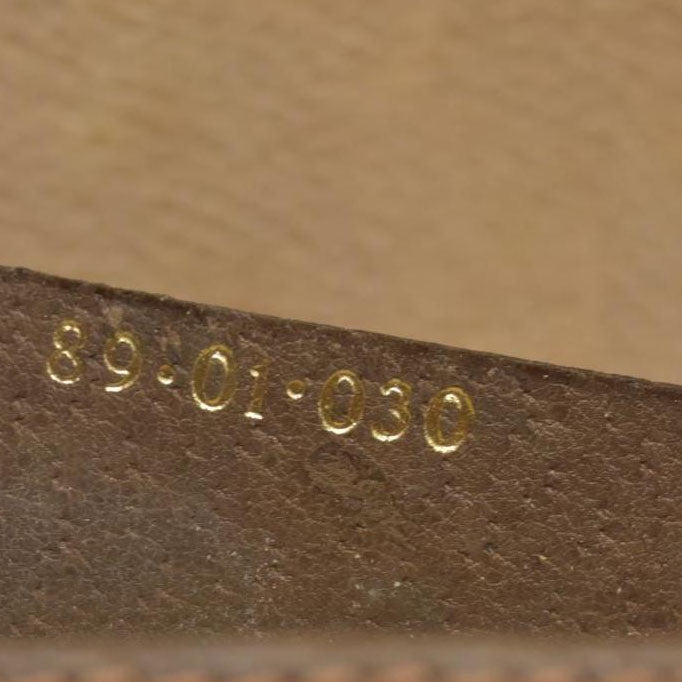 $990 Gucci Vintage GG Supreme Clutch CONSIGNMENT