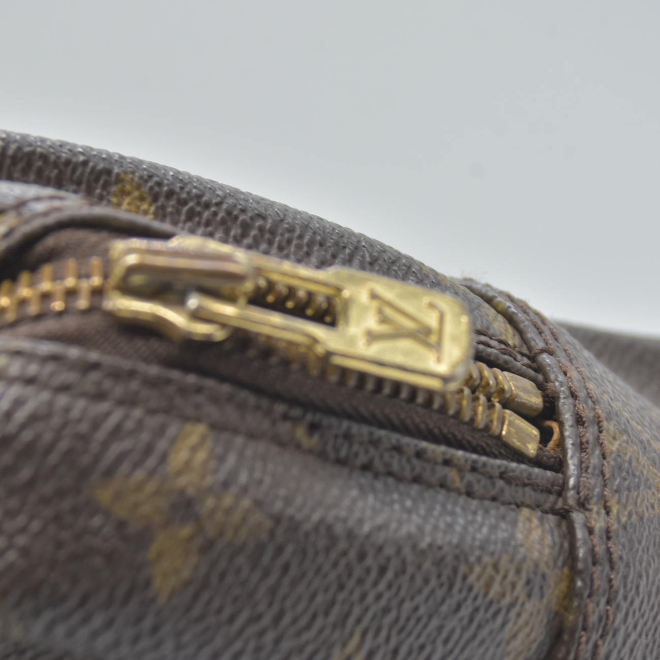 $600 1987 Louis Vuitton Monogram Trousse 28 Toiletry Bag Cosmetic TH872