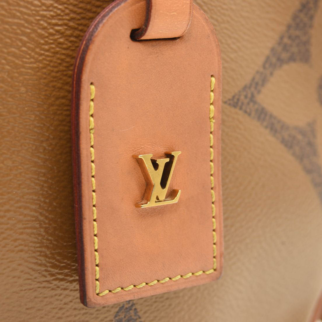 LOUIS VUITTON Reverse Monogram Giant Boite Chapeau Souple