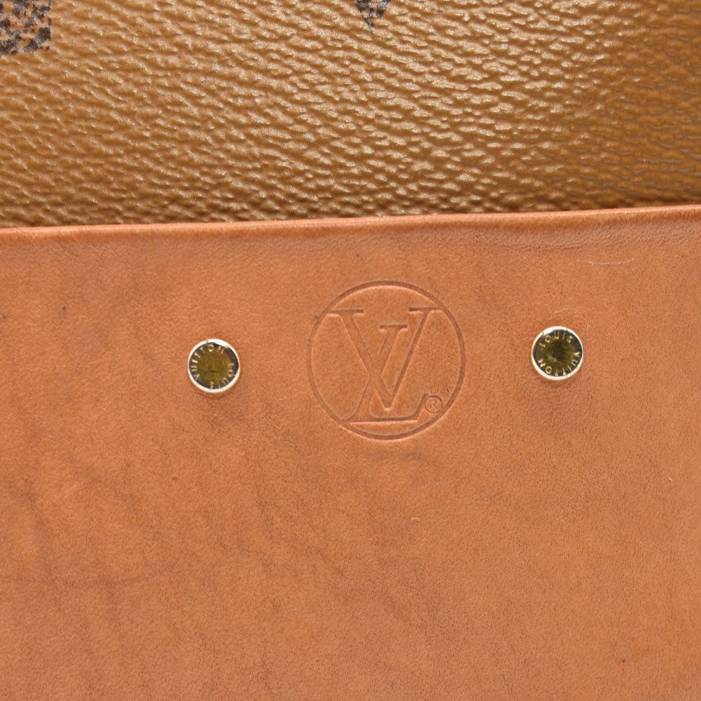 LOUIS VUITTON Reverse Monogram Giant Boite Chapeau Souple