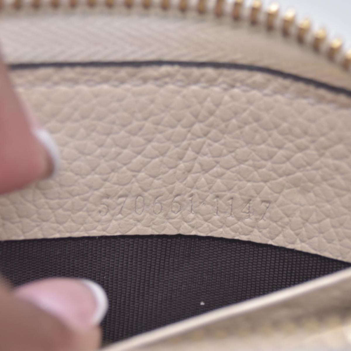 $890 GUCCI Calfskin Zumi Zip Around Wallet Off White CONSIGNMENT