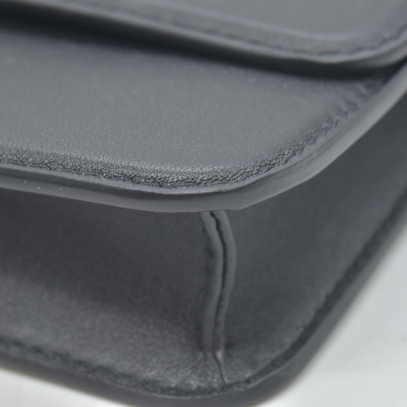$2080 RFID Louis Vuitton Calfskin LV Bloom Wallet On Chain Black LIKE NEW