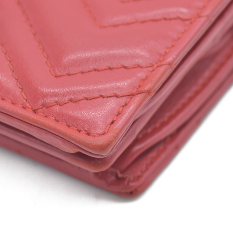 AUCTION $540 GUCCI GG Marmont Quilted Leather Bifold Wallet Red