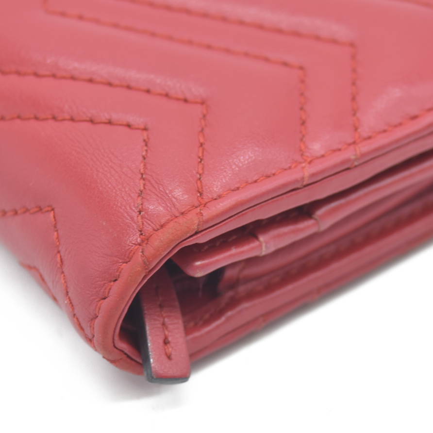AUCTION $540 GUCCI GG Marmont Quilted Leather Bifold Wallet Red