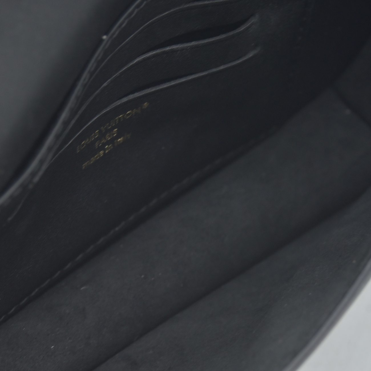$2080 RFID Louis Vuitton Calfskin LV Bloom Wallet On Chain Black LIKE NEW