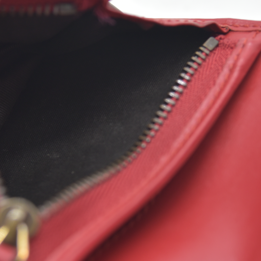 AUCTION $540 GUCCI GG Marmont Quilted Leather Bifold Wallet Red