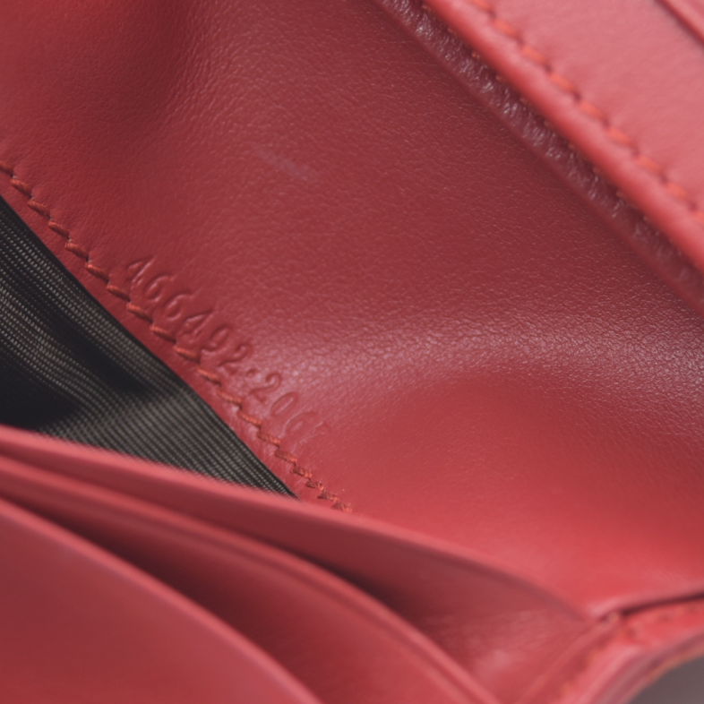 AUCTION $540 GUCCI GG Marmont Quilted Leather Bifold Wallet Red