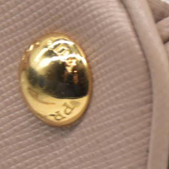 AUCTION $4300 Prada  Saffiano Small Galleria Double Zip Tote Cammeo