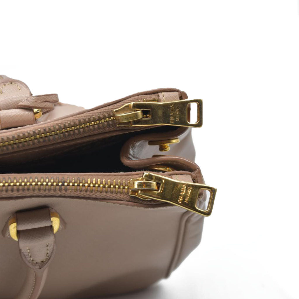 AUCTION $4300 Prada  Saffiano Small Galleria Double Zip Tote Cammeo