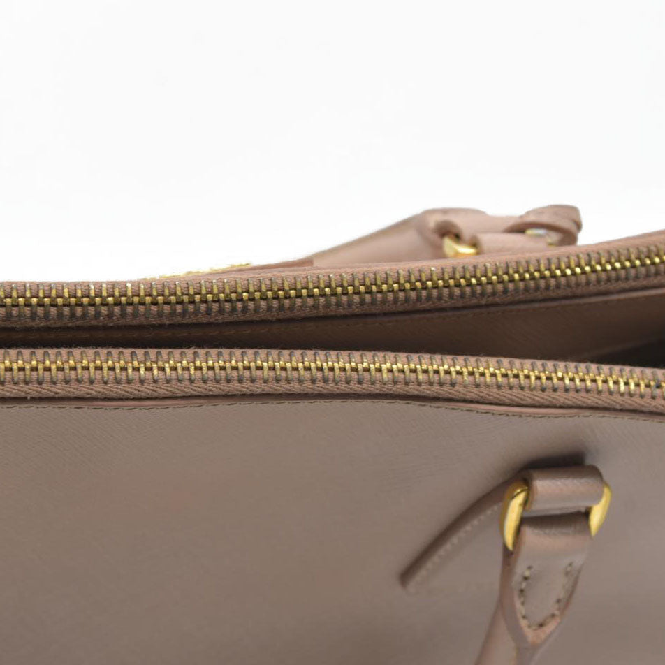 AUCTION $4300 Prada  Saffiano Small Galleria Double Zip Tote Cammeo
