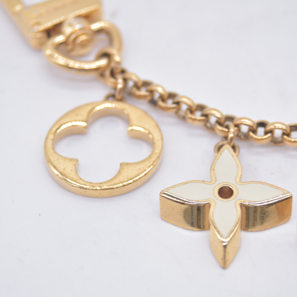 $675 2014 Louis Vuitton Fleur De Monogram Bag Charm DR0154