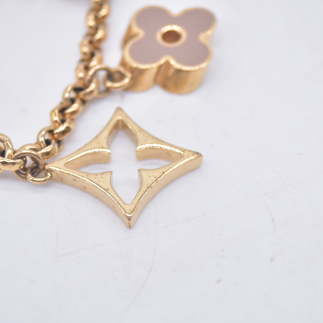 $675 2014 Louis Vuitton Fleur De Monogram Bag Charm DR0154