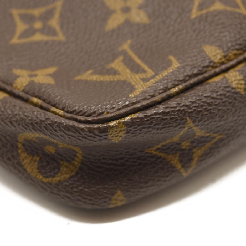 LOUIS VUITTON Monogram Pochette Accessories AR0928