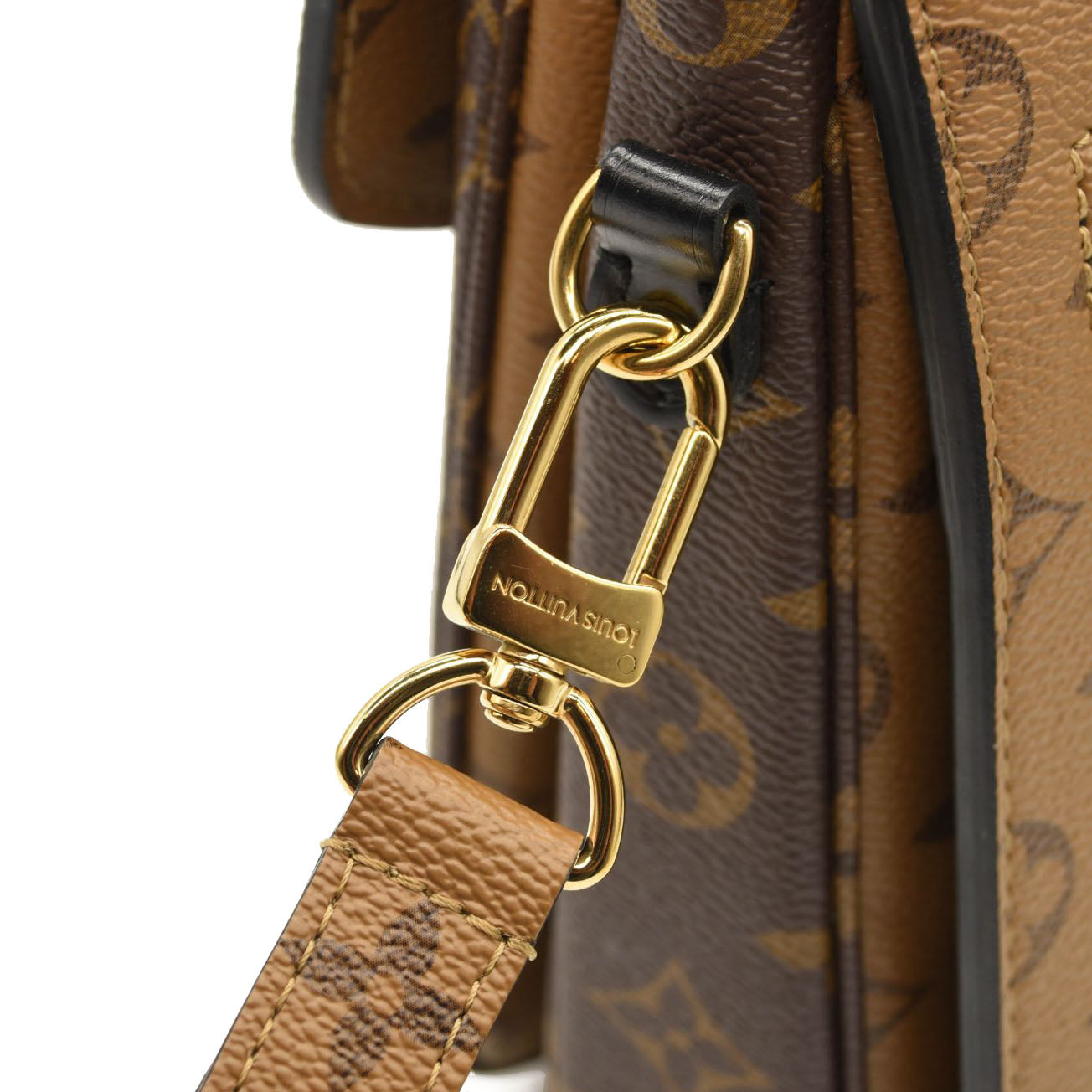 LOUIS VUITTON Reverse Monogram Pochette Metis