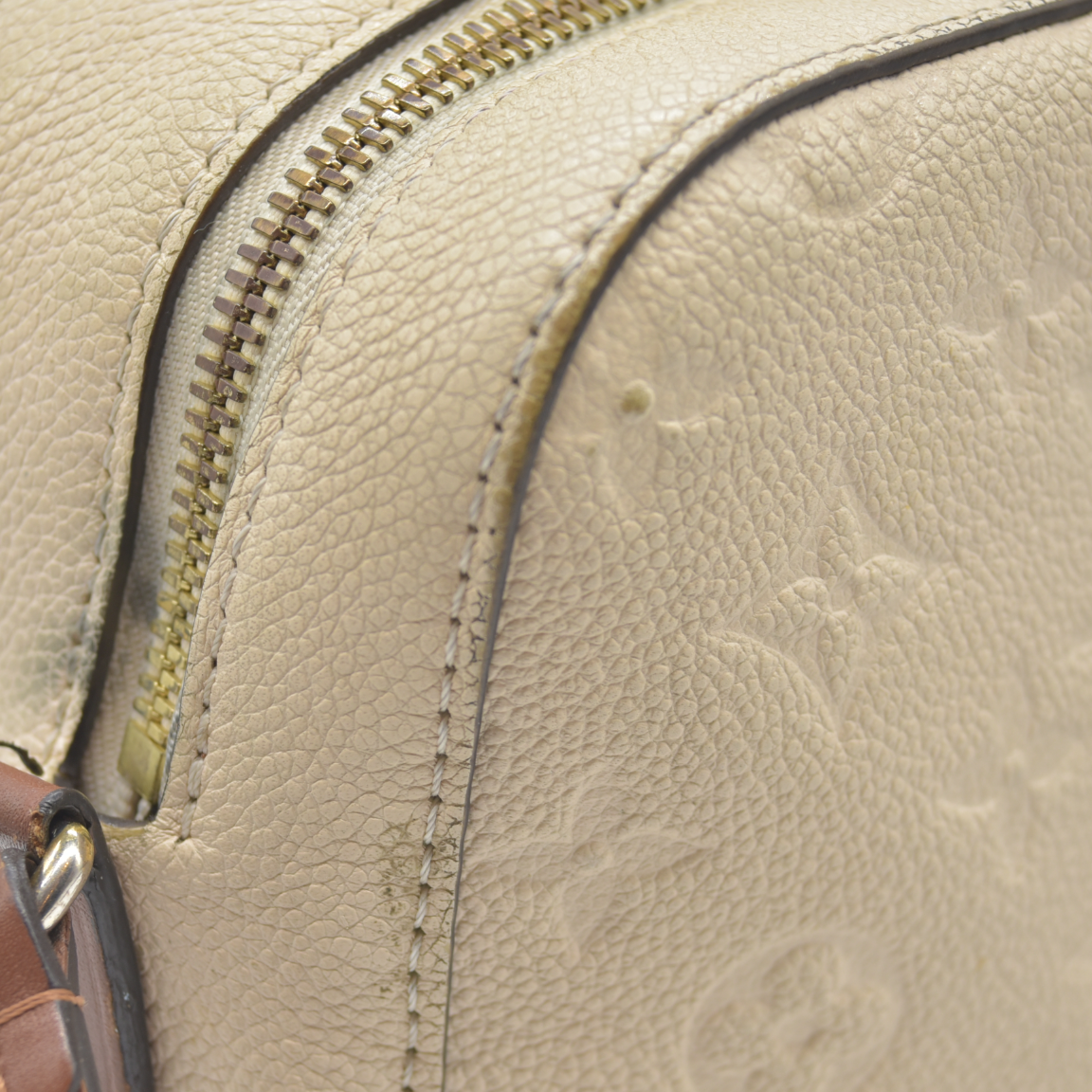 $1890 LOUIS VUITTON  Empreinte Saintonge Creme CA0169