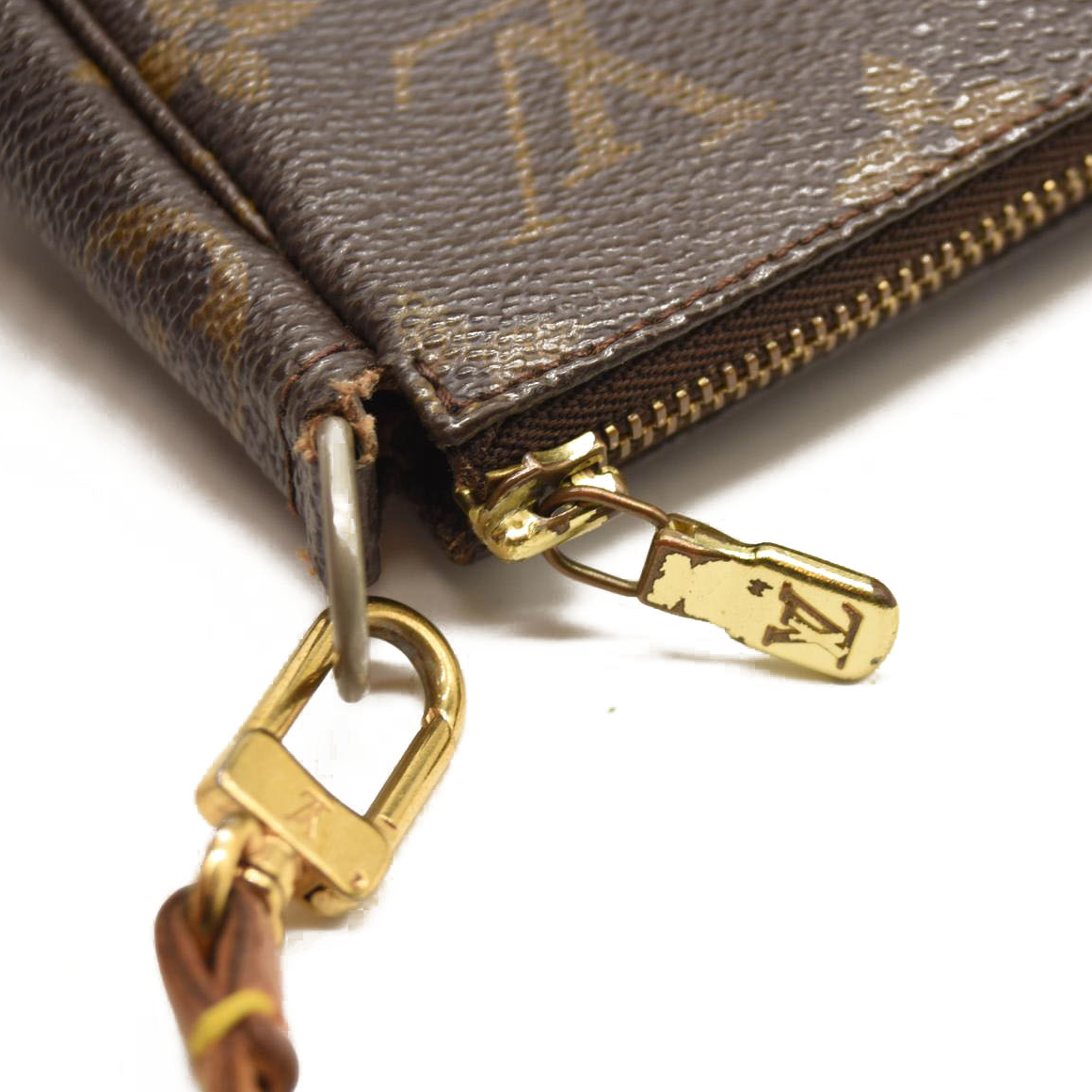 LOUIS VUITTON Monogram Pochette Accessories BJ0081