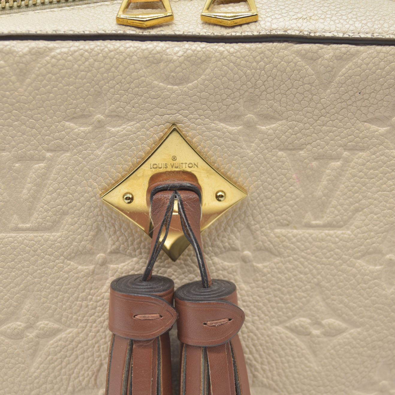 $1890 LOUIS VUITTON  Empreinte Saintonge Creme CA0169