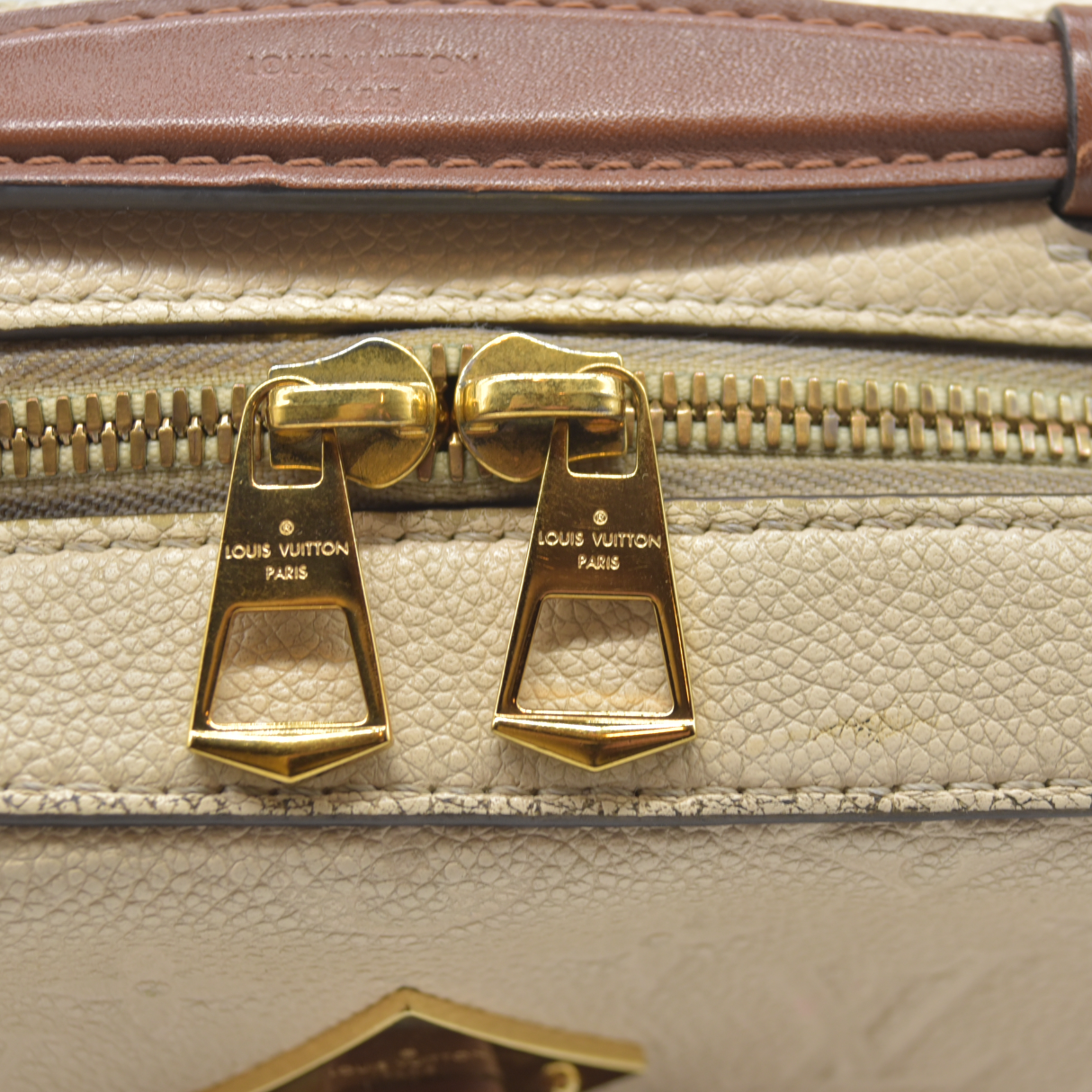 $1890 LOUIS VUITTON  Empreinte Saintonge Creme CA0169