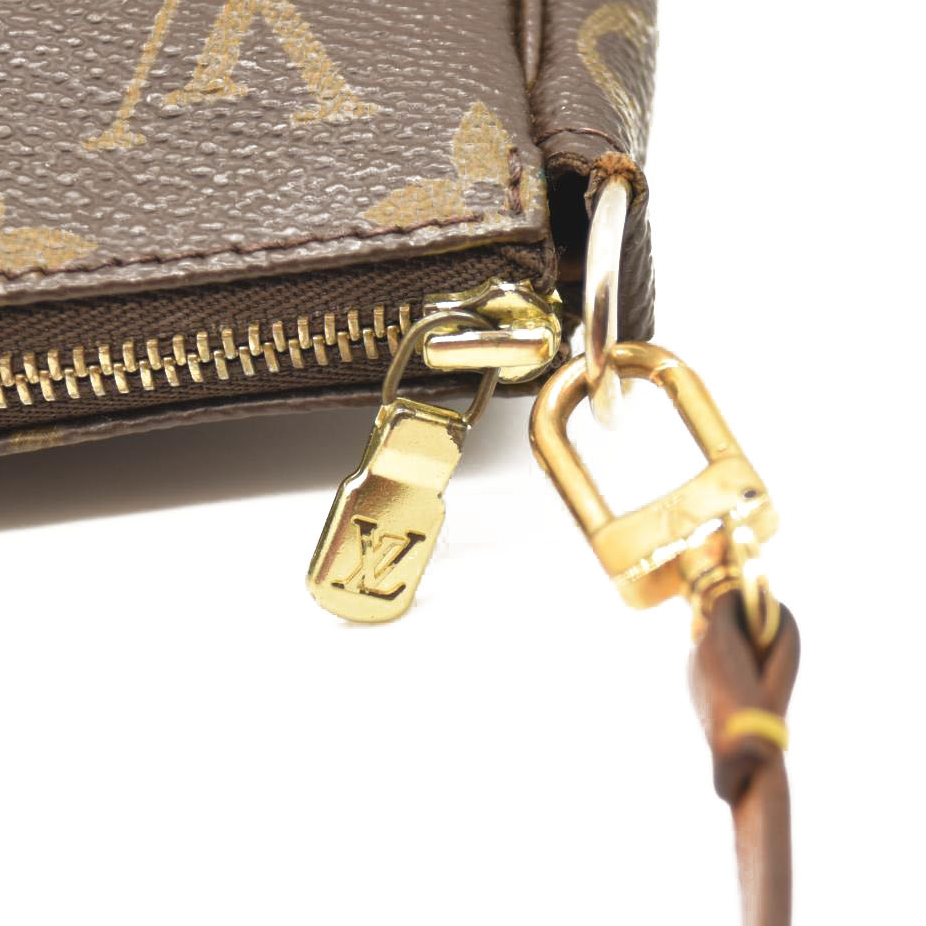 LOUIS VUITTON Monogram Pochette Accessories BJ0070