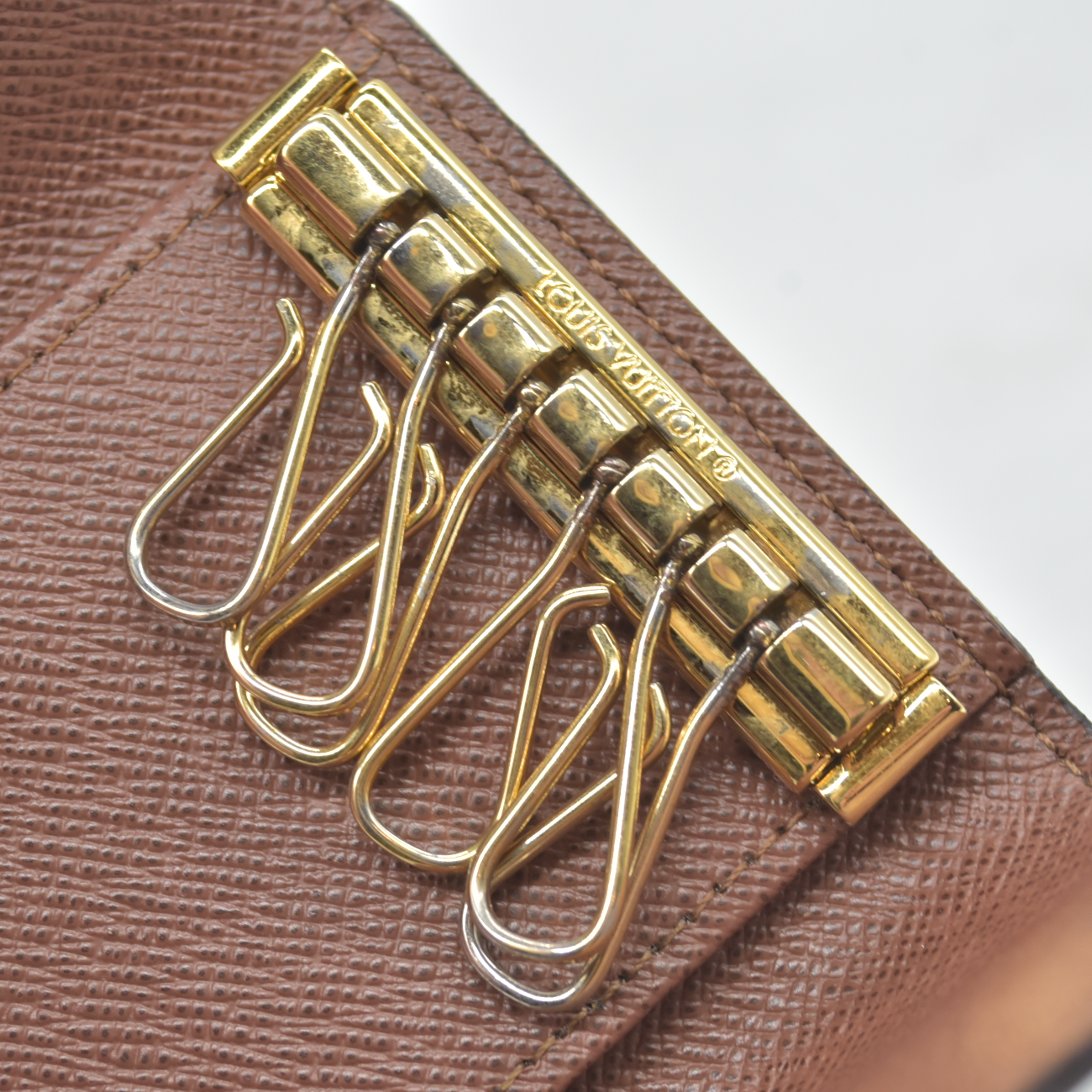 $355 Louis Vuitton Monogram Multicles 6 Ring Key Case Brown CT0169