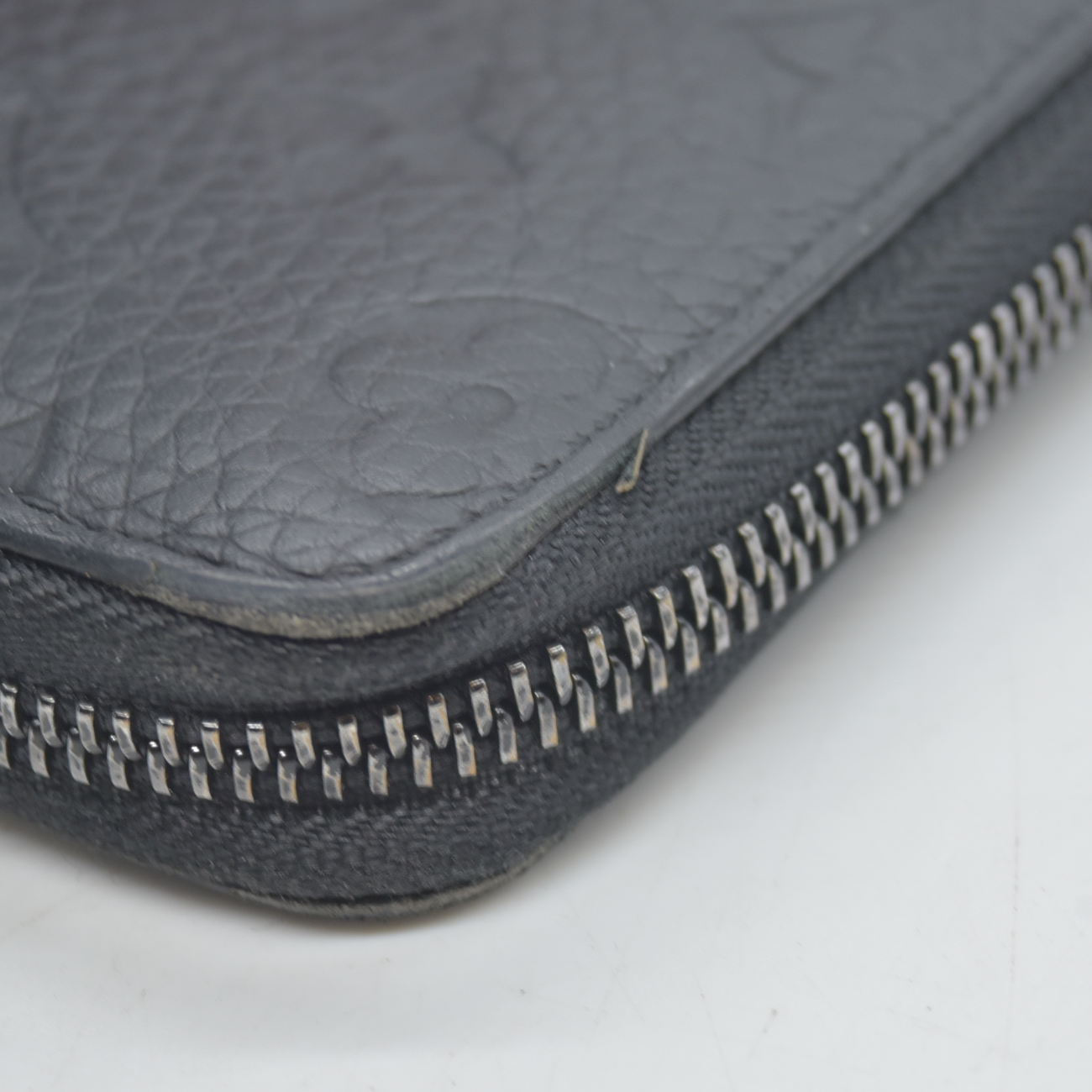 $1210 RFID Louis Vuitton Monogram Empreinte Vertical Zippy Round Long Wallet