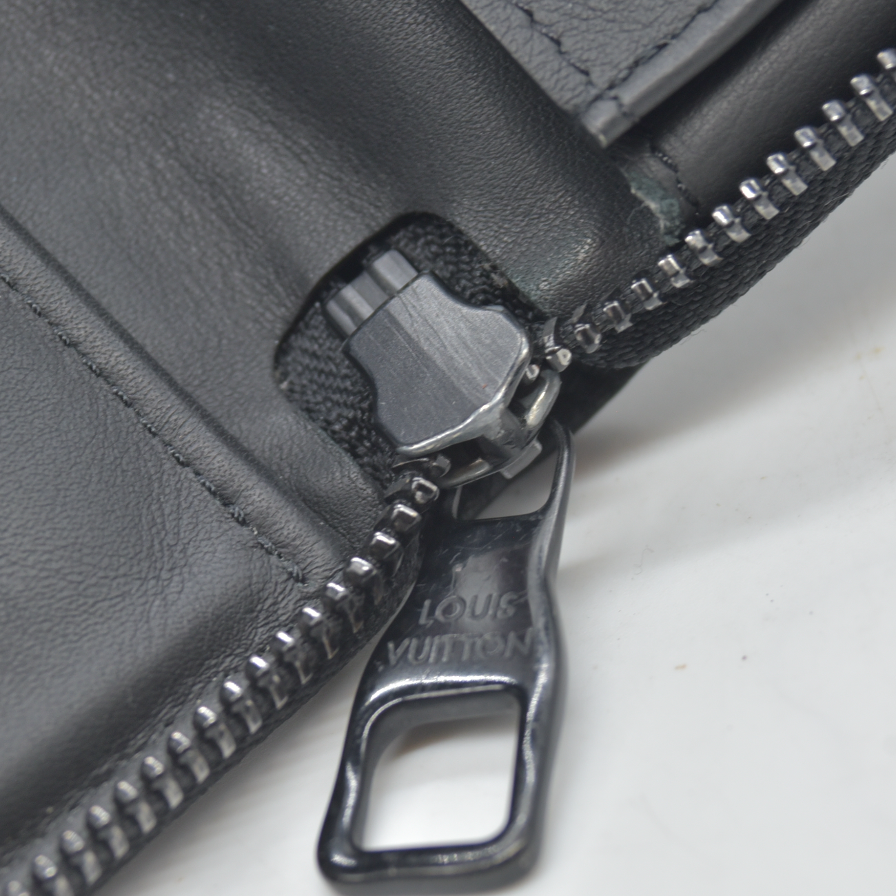 $1210 RFID Louis Vuitton Monogram Empreinte Vertical Zippy Round Long Wallet