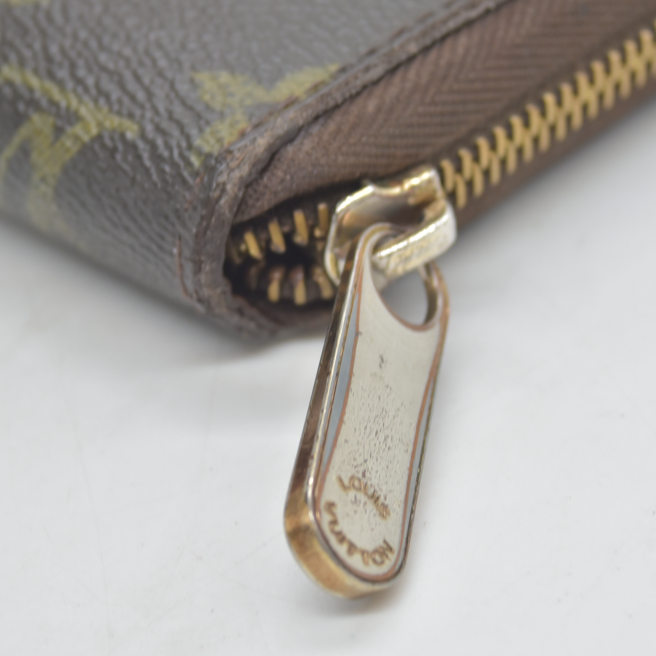 $1040 2005 Louis Vuitton Monogram Zippy Zip Around Organizer Long Wallet VI1015
