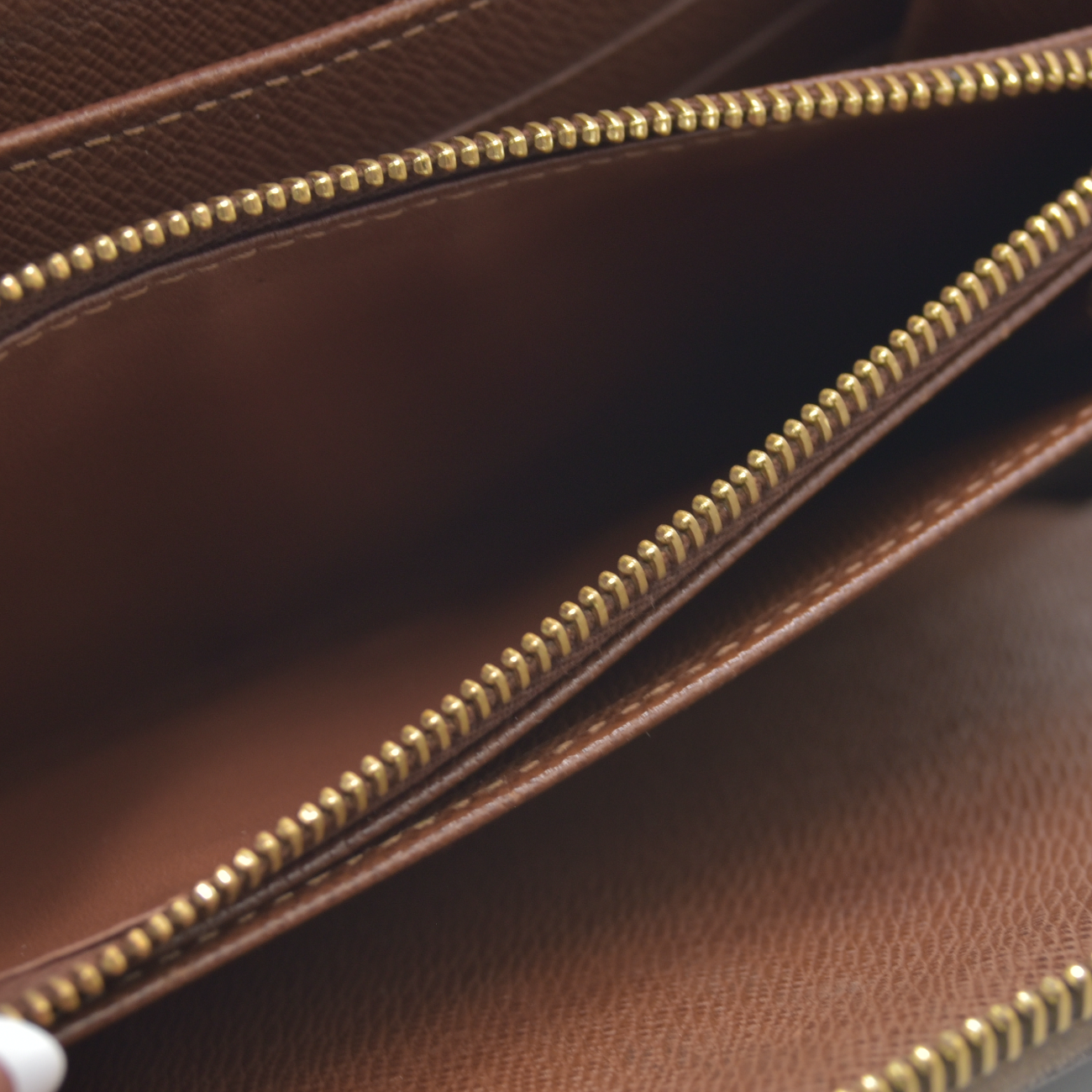 $1040 2005 Louis Vuitton Monogram Zippy Zip Around Organizer Long Wallet VI1015
