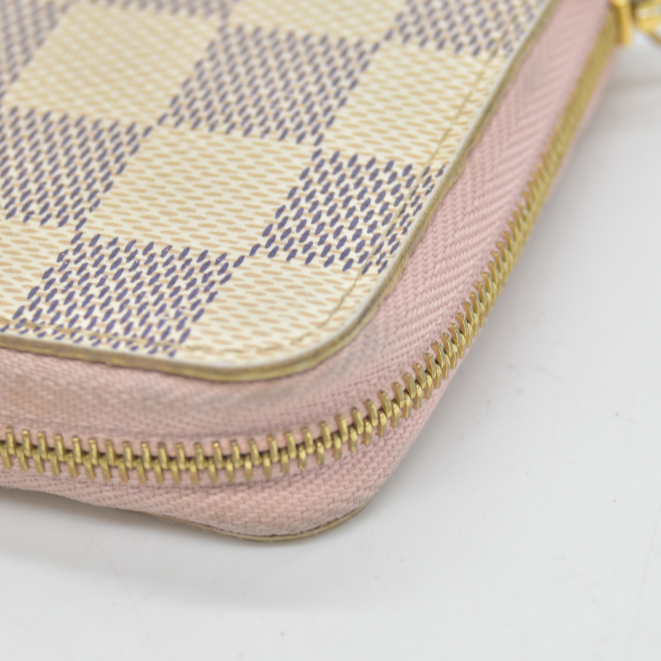 $560 Louis Vuitton Damier Azur Rose Ballerine Zippy Zip Coin Purse Wallet White TN2199