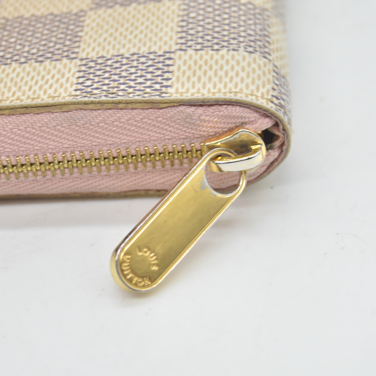 $560 Louis Vuitton Damier Azur Rose Ballerine Zippy Zip Coin Purse Wallet White TN2199