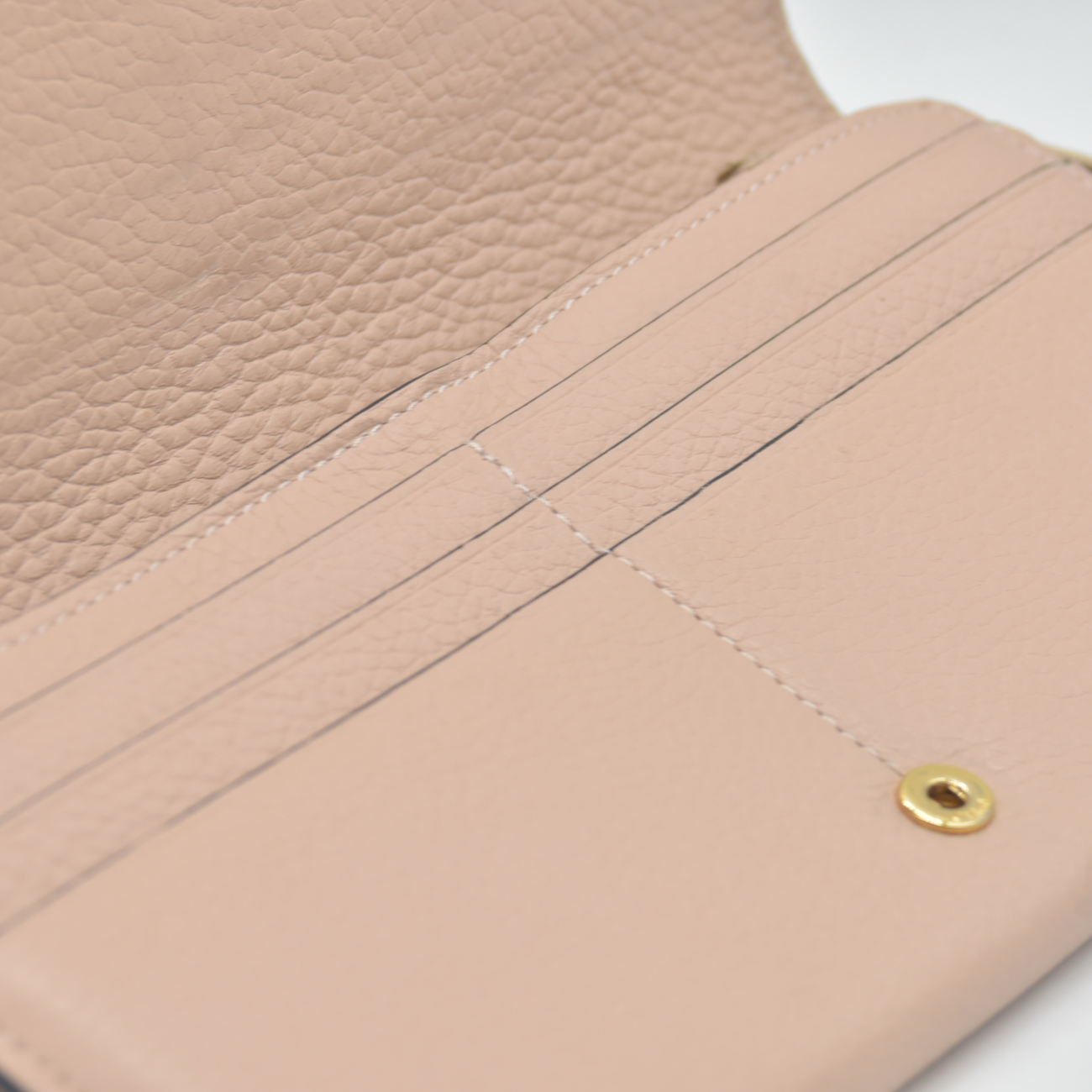 $535 Chloe Alphabet Leather Long Bifold Wallet Purse Beige