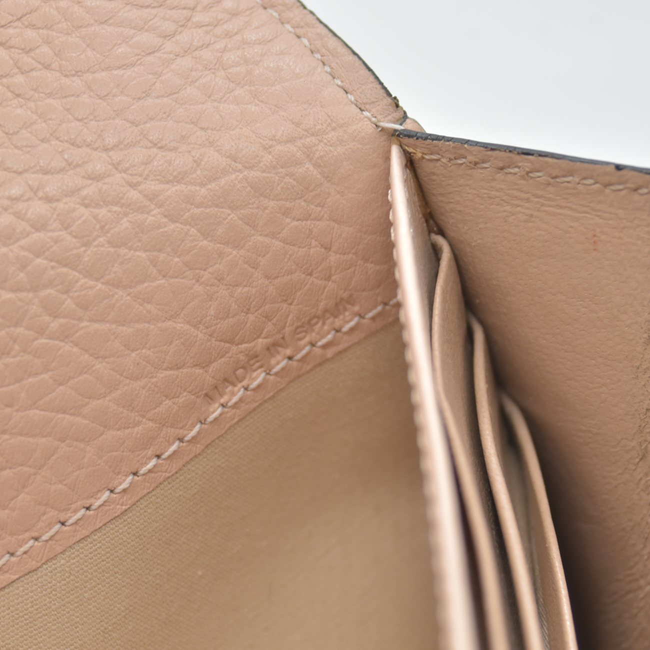 $535 Chloe Alphabet Leather Long Bifold Wallet Purse Beige