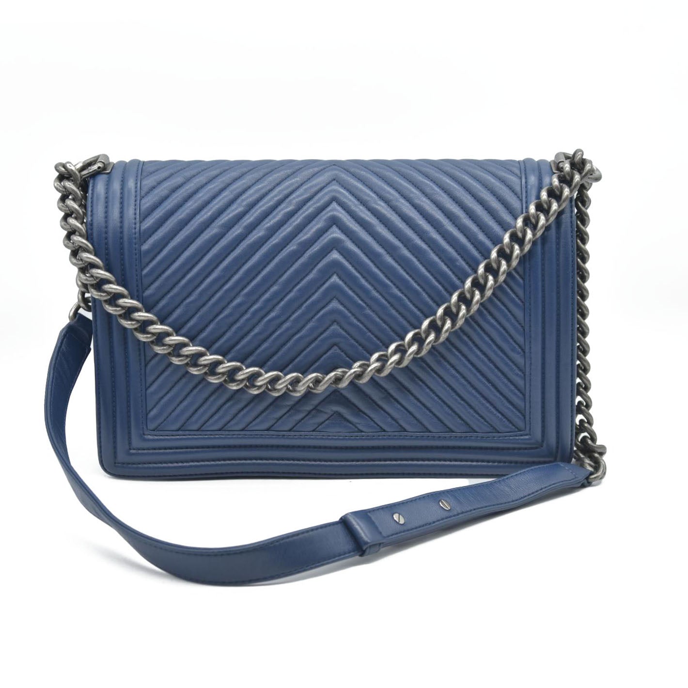 $7000 Chanel Boy Flap Bag Chevron Wrinkled Lambskin New Medium