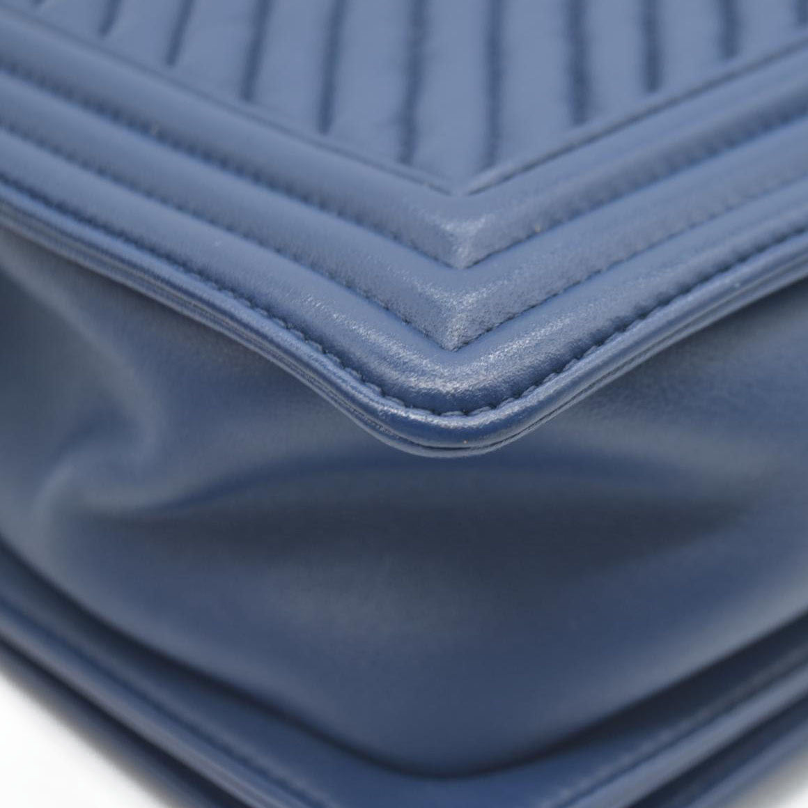 $7000 Chanel Boy Flap Bag Chevron Wrinkled Lambskin New Medium