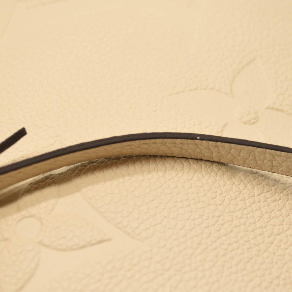 LOUIS VUITTON Empreinte Monogram Giant Neverfull MM Cream