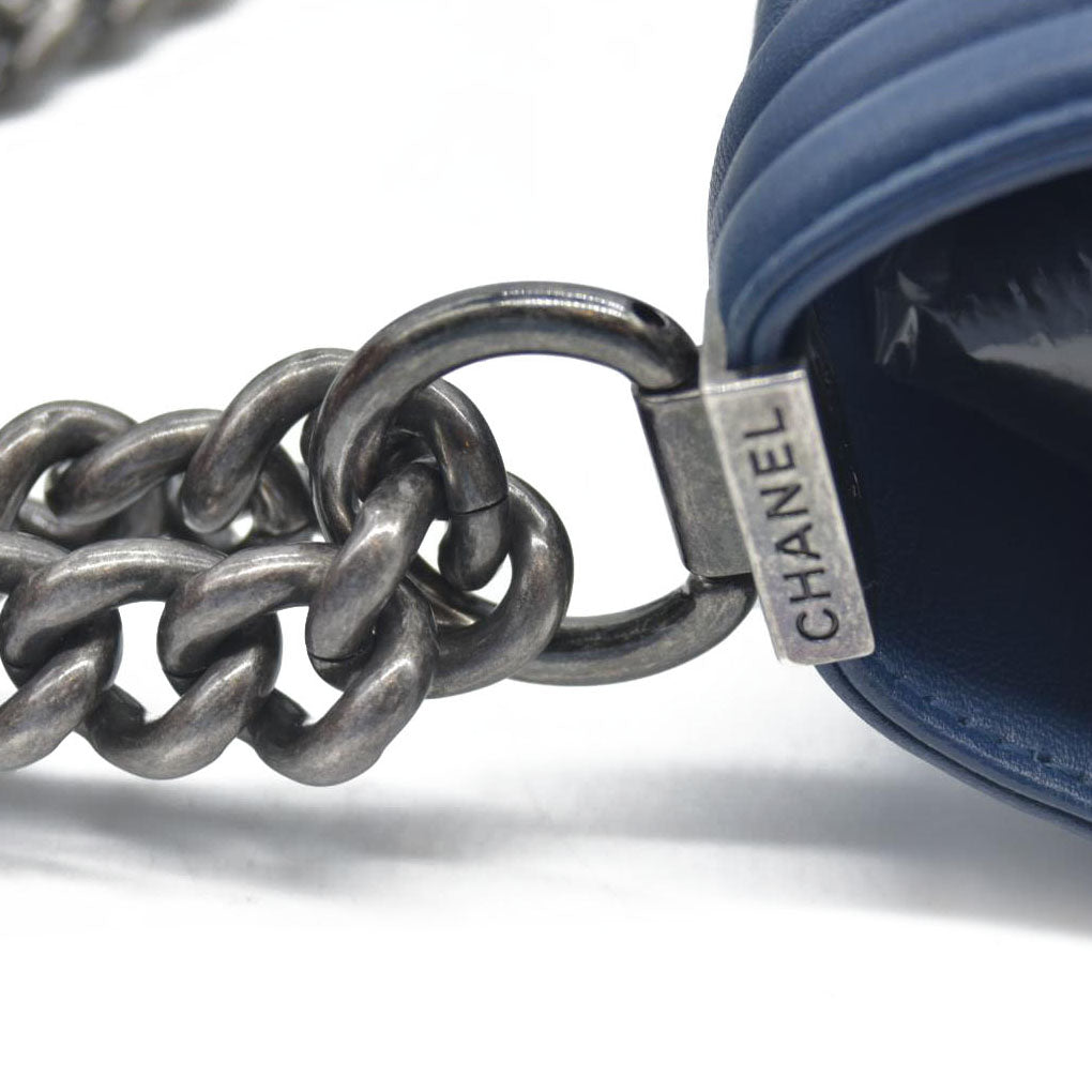 $7000 Chanel Boy Flap Bag Chevron Wrinkled Lambskin New Medium