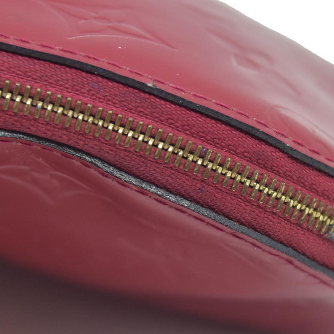 $530 Louis Vuitton Vernis Cosmetic Pouch Pomme D'Amour  CONSIGNMENT